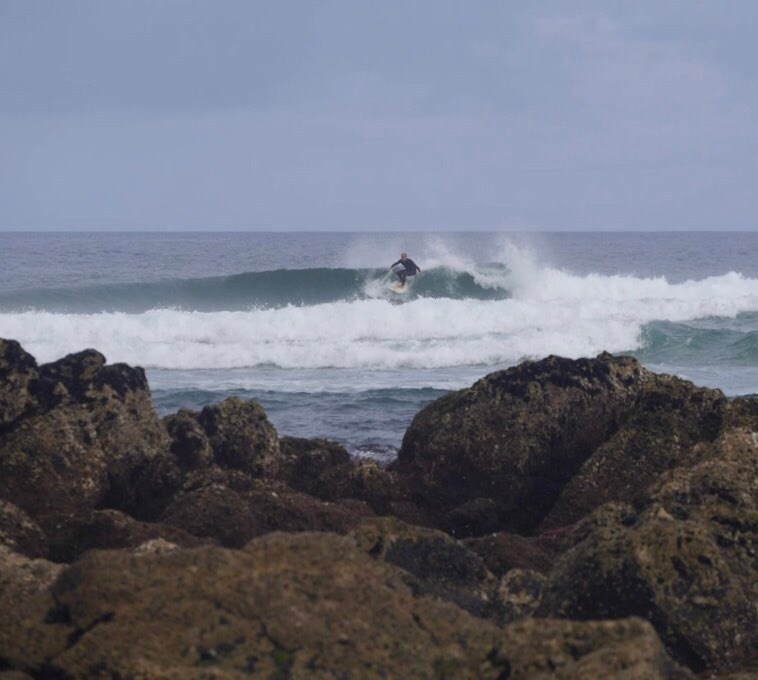 clean waves bordeira surf guide algarve