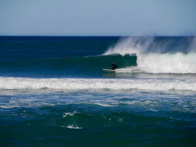 surf guide algarve bottom turn offshore west coast