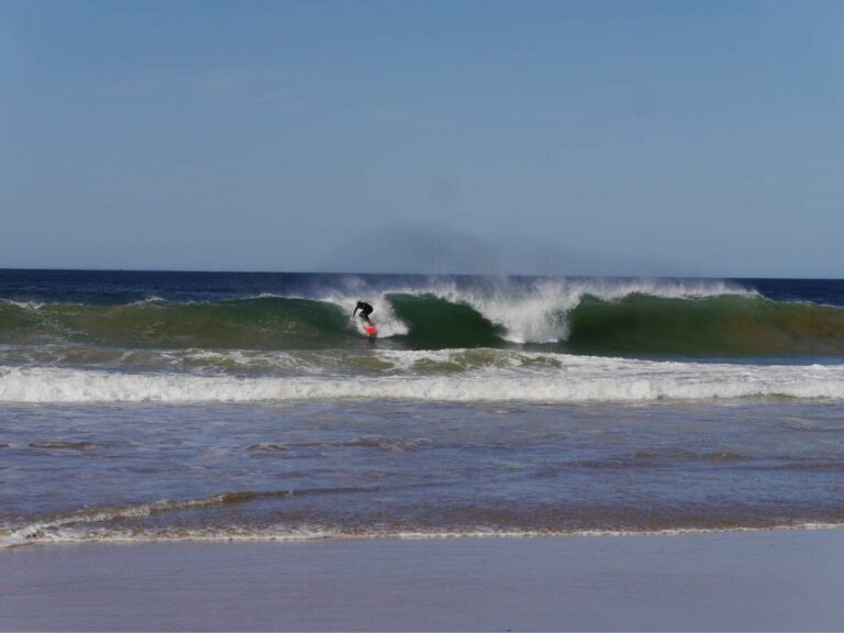 surf guide algarve guest surfing beliche empty