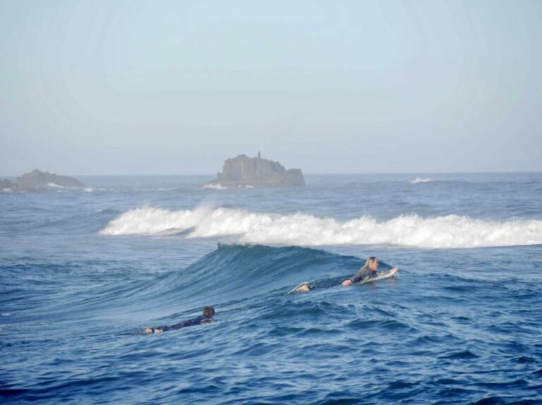 west coast surfing castelejo with surf guide algarve