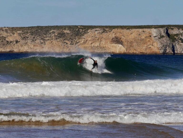 wipe out surf guide algarve surfing beliche