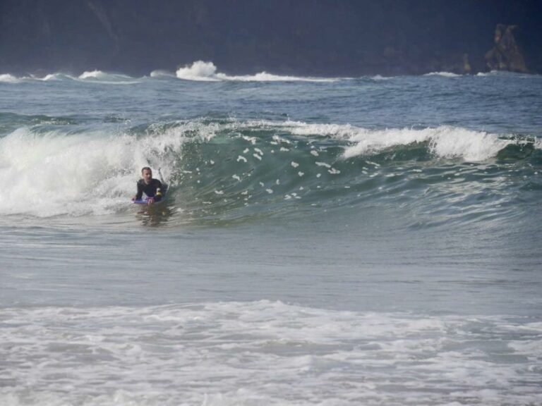 boogieman going left surf guide algarve