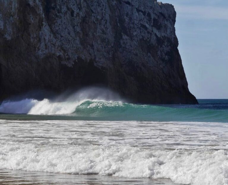 empty waves at beliche with surf guide algarve