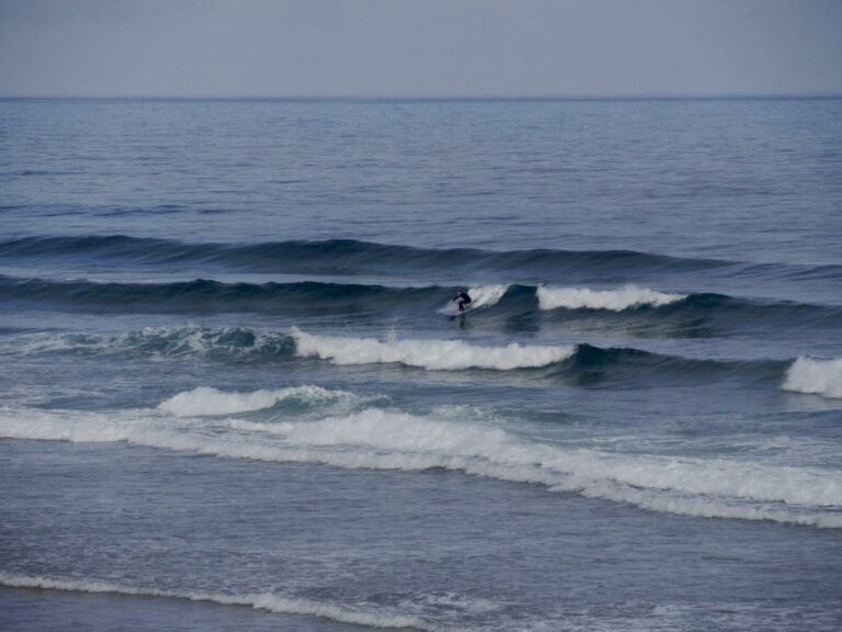 set of the day empty waves surf guide algarve