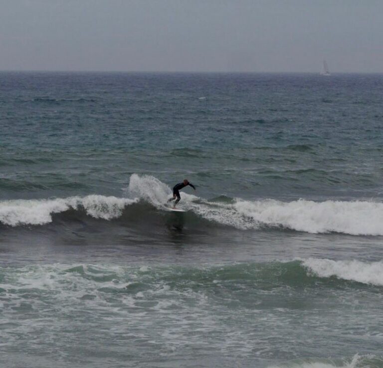 burgau good turn in bad waves surf guide algarve