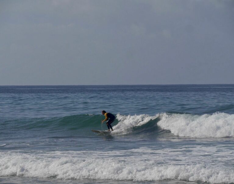 miss surf guide algarve on nice wave in zavial