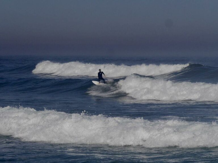 clean waves castelejo surf guide algarve