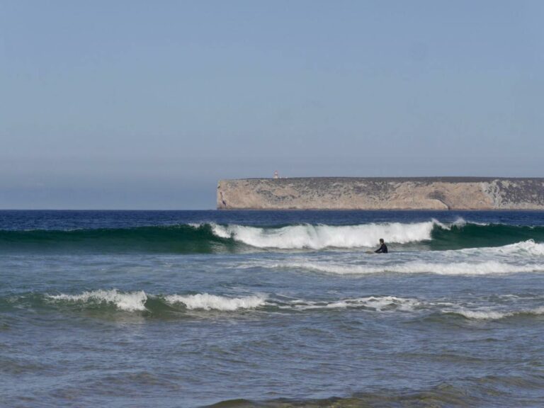 empty waves surfing tonel surf guide algarve