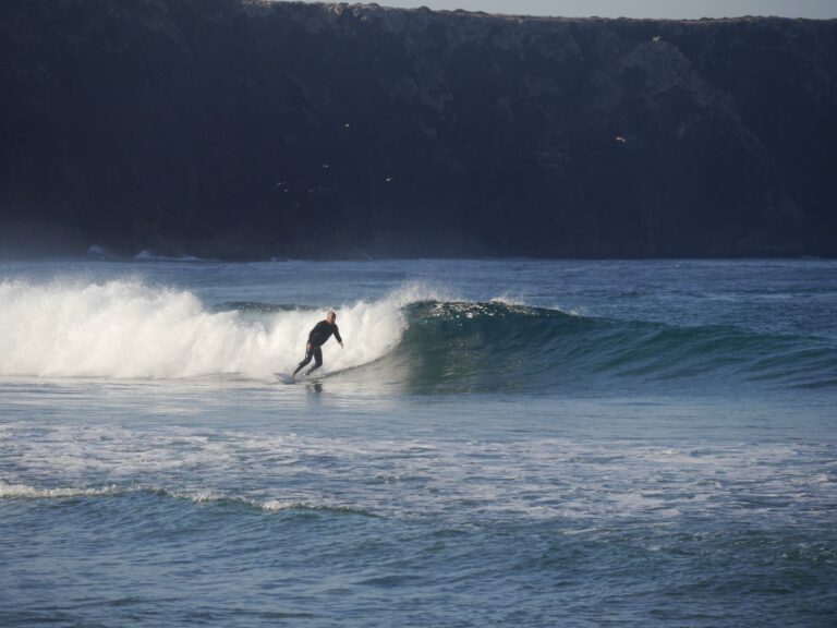 perfect waves no one out surf guide algarve west coast