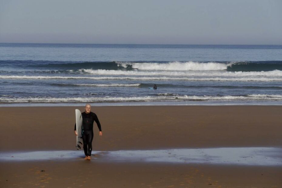 smile and wave dude, surf guide algarve