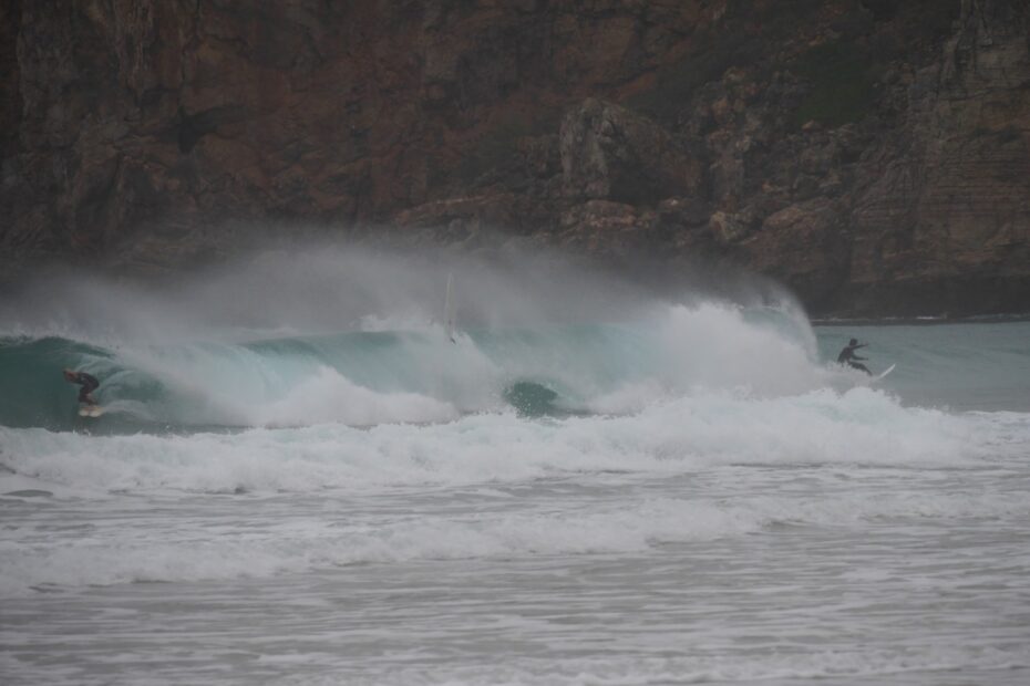 surf guide algarve surfing beliche chaos