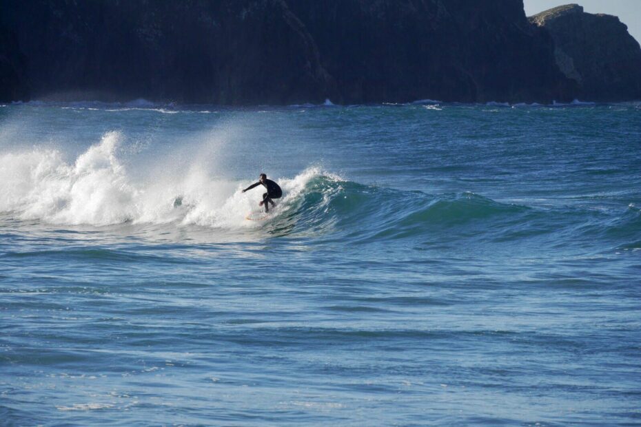 backside surfing west coast with surf guide algarve midlength