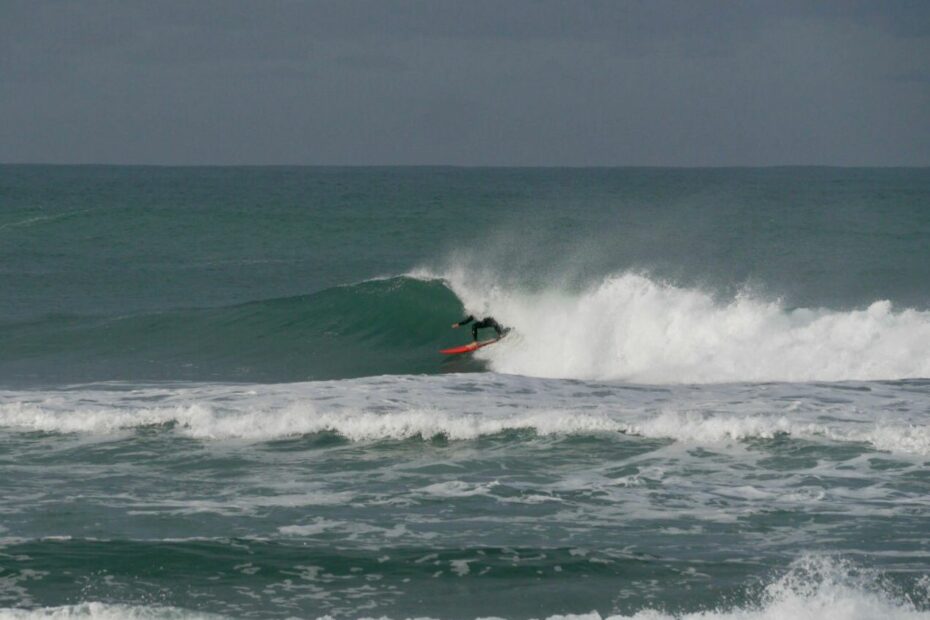 barrel surf guide algarve west coast