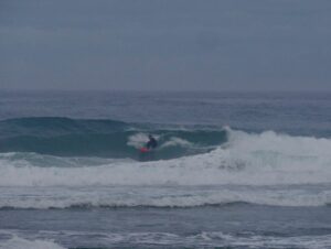 fun waves no one out, epic session with surf guide algarve