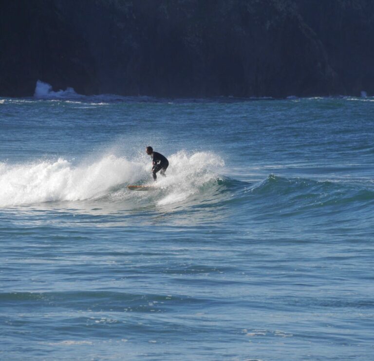 good turn midlength surfing with surf guide algarve