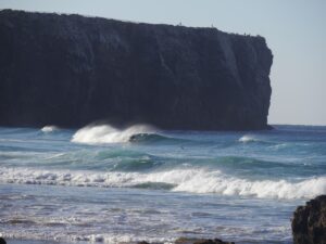 tonel left small barrel surf guide algarve