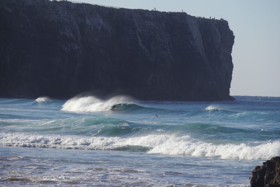 tonel left small barrel surf guide algarve