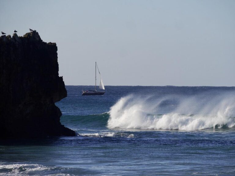 tonel sailboat surf guide algarve