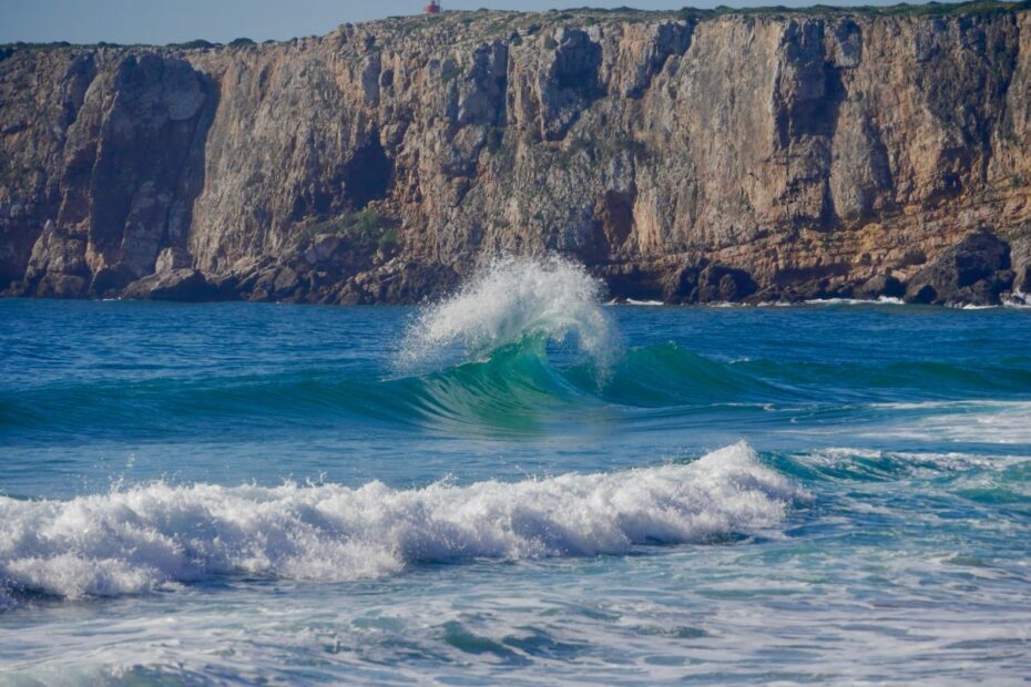 backwash mareta with surf guide algarve