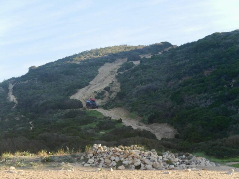 barranco bad-road stylish entry surf guide algarve friend