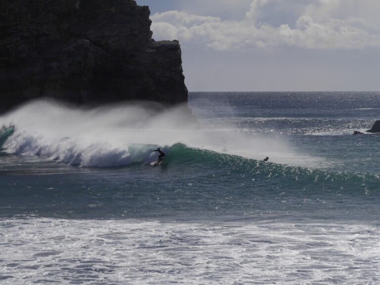 epic surf with surf guide algarve in barranco strong offshore