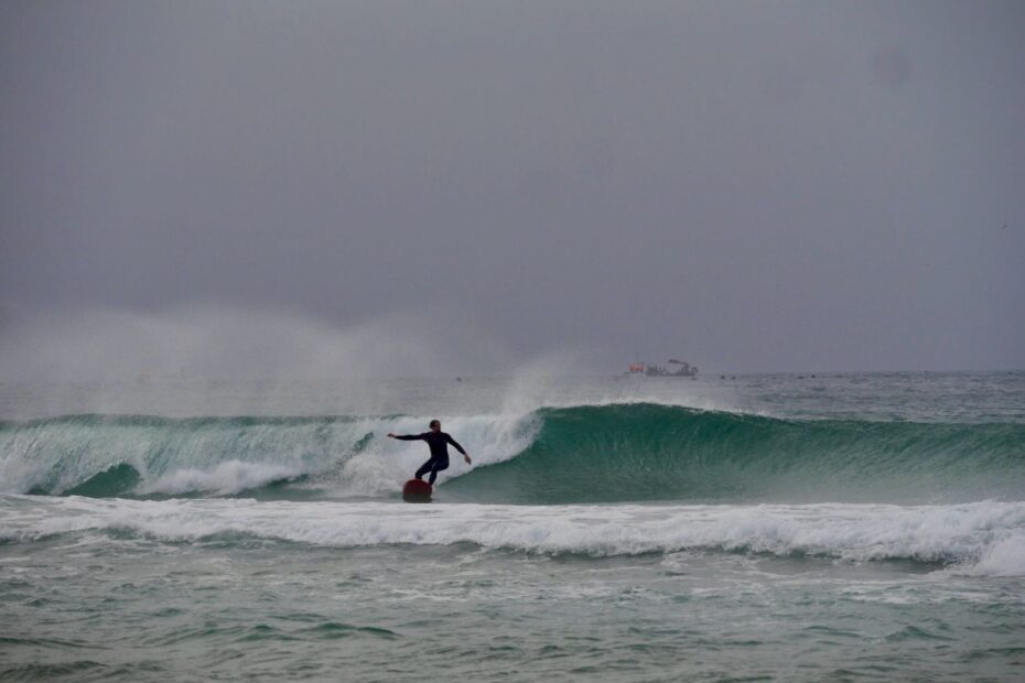 surf guide algarve guest backside zavial