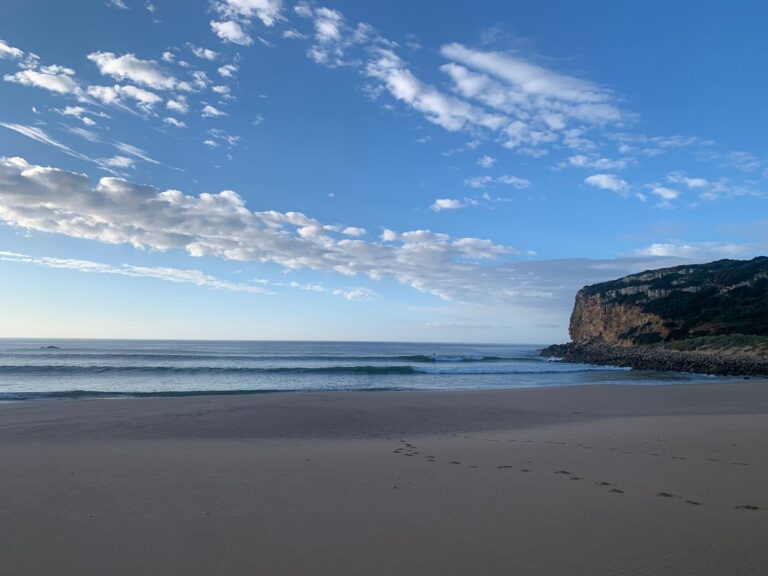 swell lines in barranco spring with surf guide algarve