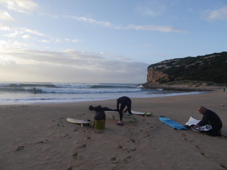 the surf guide algarve crew getting ready barranco