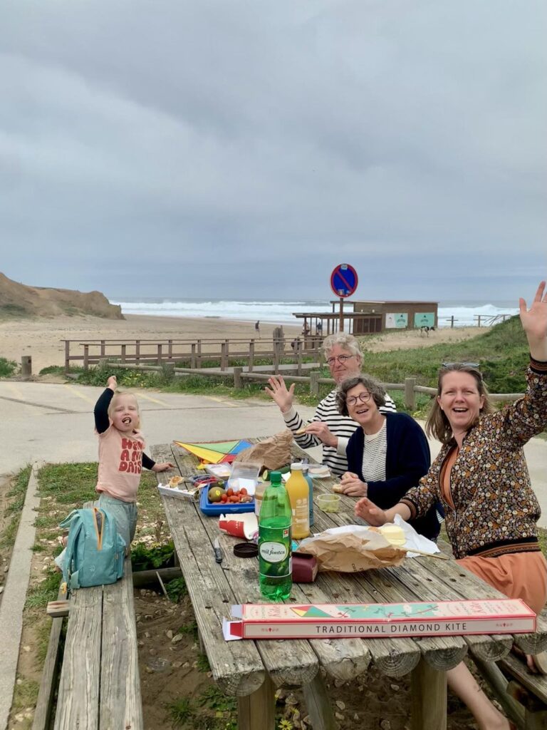 after surf lunch picknick with surf guide algarve and family