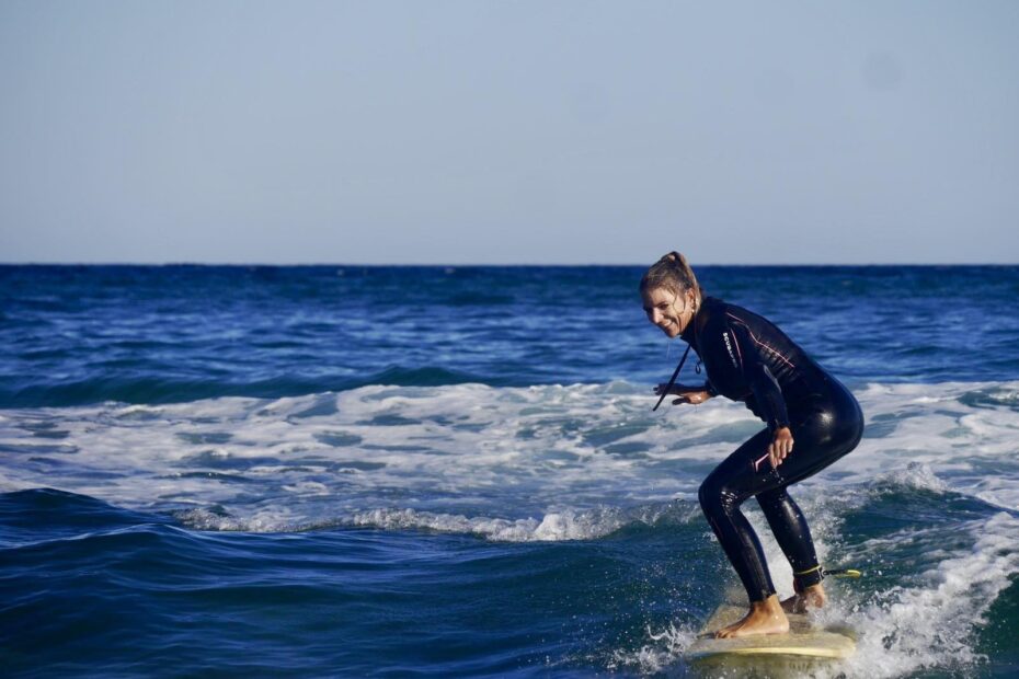 longboard surfing bordeira surf guide algarve sufergirl