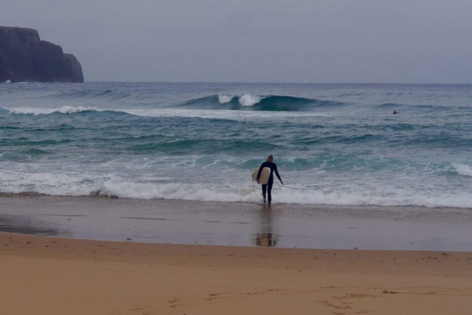 never walk away from good surf, sur fguide algarve surfer girl