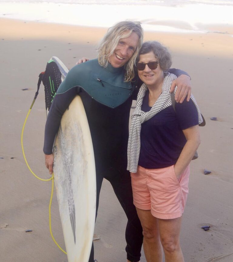 special moments surf guide algarve castelejo with mom
