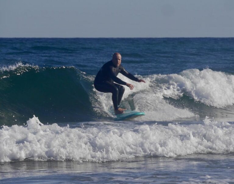 surf guide algarve vip guest taking off left at bordeira small wave session