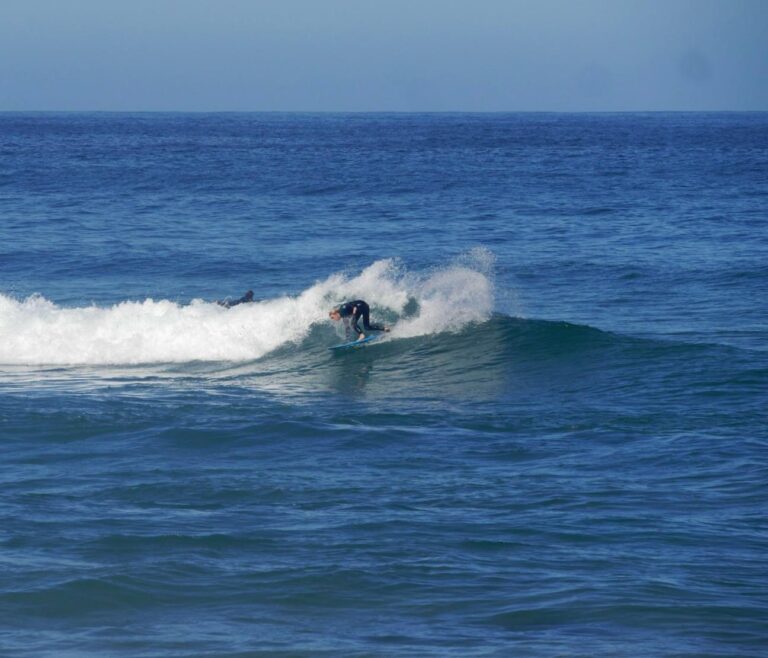 surf guide algarve backside snap