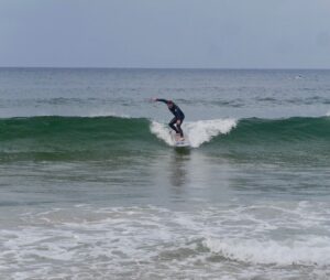 easy waves in beliche with no one out, surf guide algarve