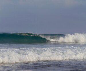 empty waves surf guide algarve