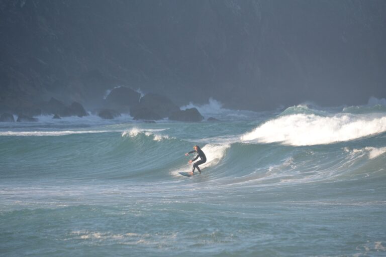 surf guide algarve fun waves no one out