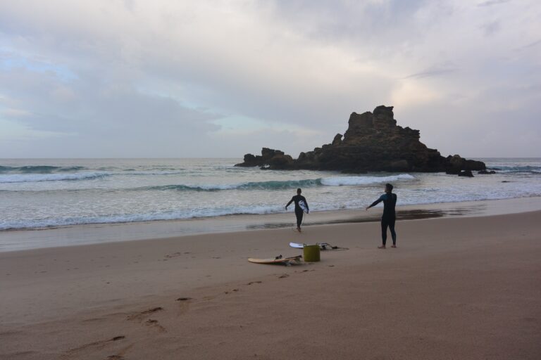 dream session castelejo with surf guide algarve.